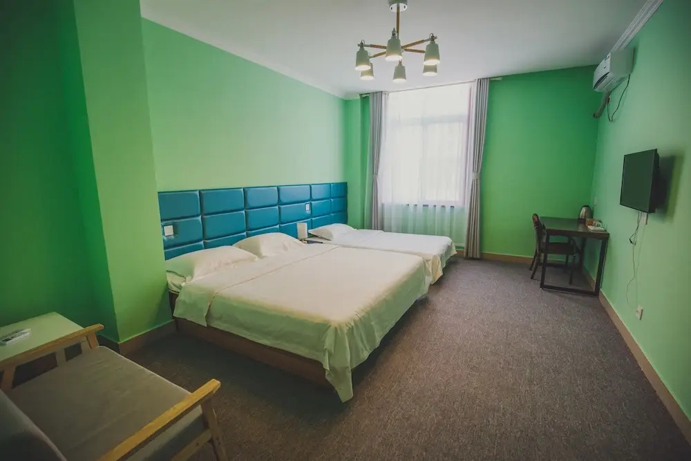 White Horse Times Hotel