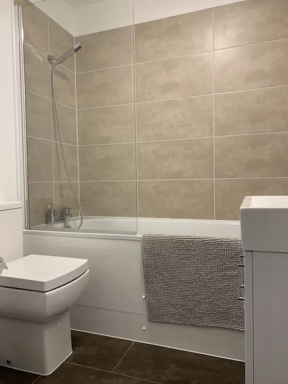 Top Floor - Serviced Apartments