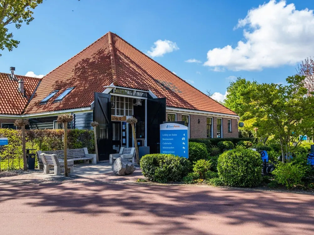 Modern Holiday Home in Velsen-zuid