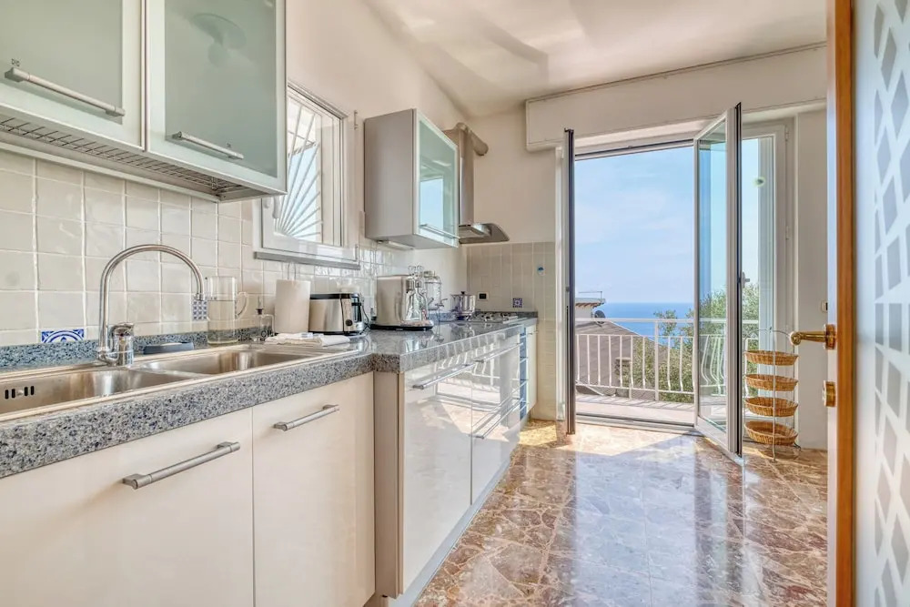 Villa Luce del Sol with Pool - L - Happy Rentals