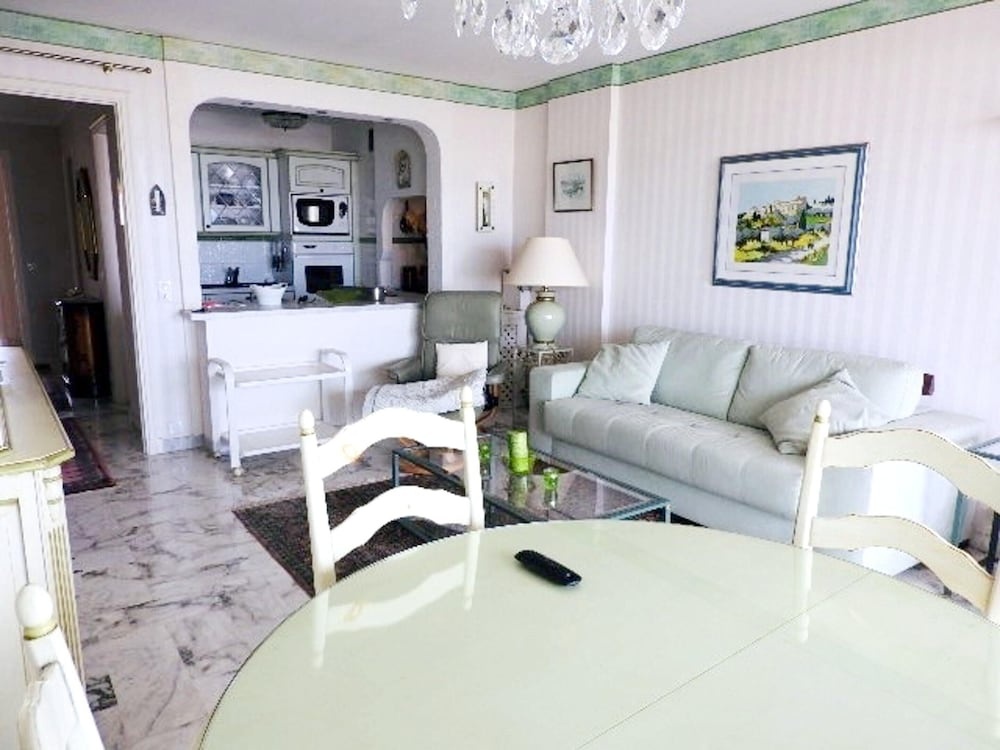 Apartment with One Bedroom in Mandelieu-La-Napoule, with Wonderful Sea View, Furnished Terrace And Wifi - 500 M From the Beach