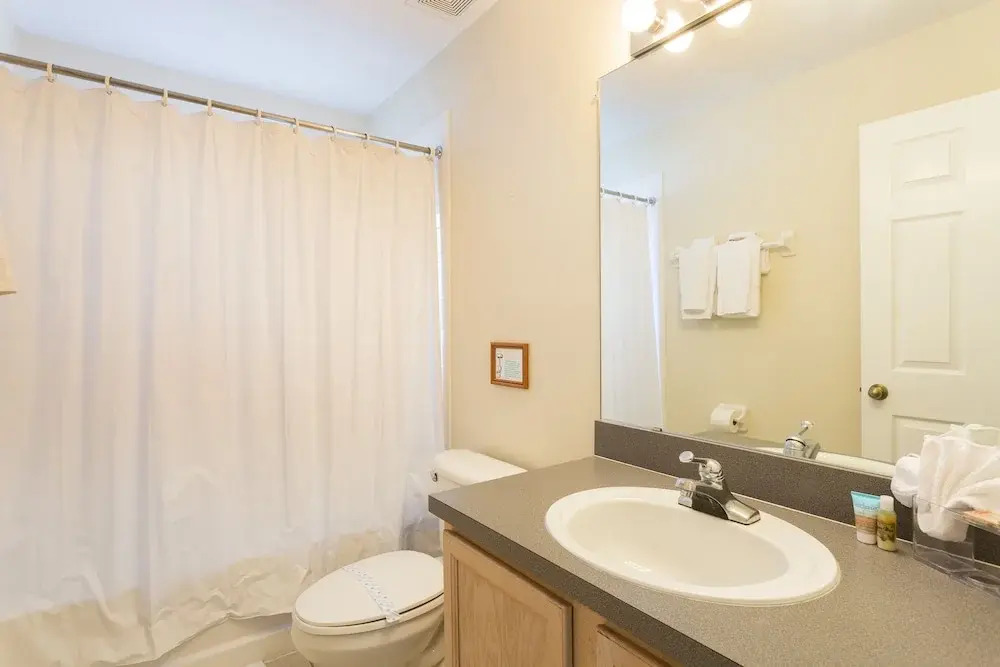 Beautiful Vacation Townhouse with Balcony EM2777
