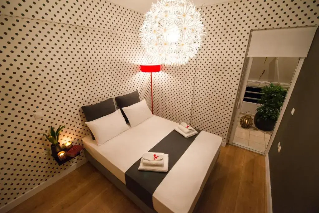 Ma Maison Nο 2, Luxury Central Suite with Parking, 15' to Acropolis by Metro, 1' from Metro