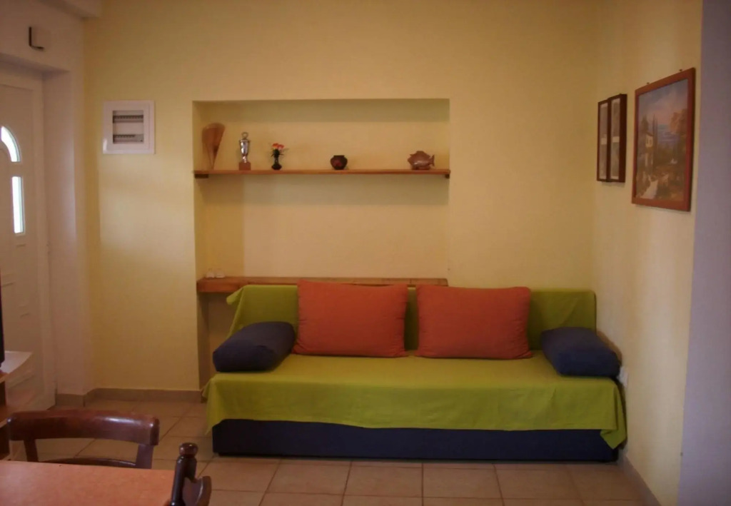 Slaven - 50 m from beach - A1(4+2)