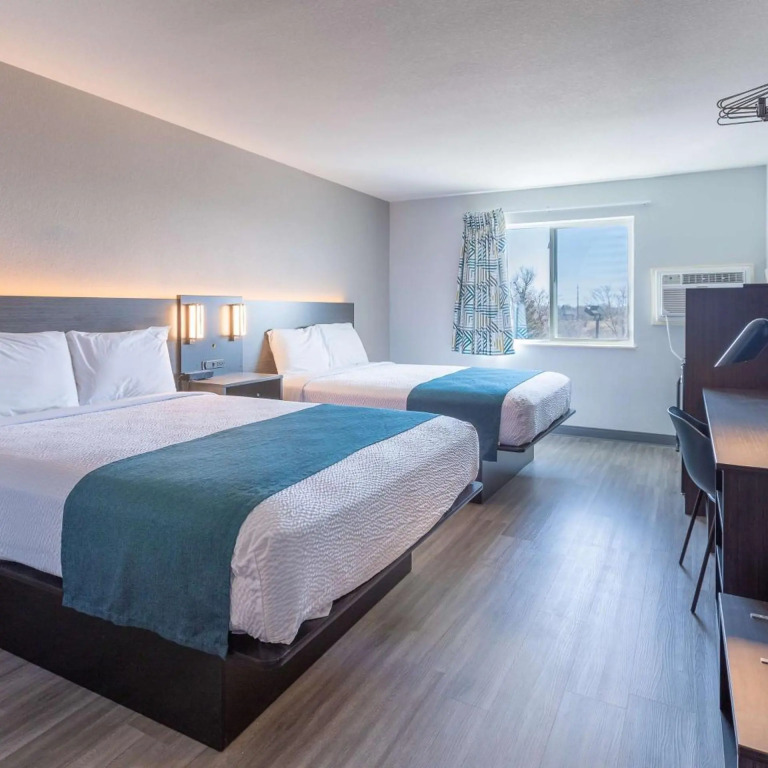Отель Econo Lodge