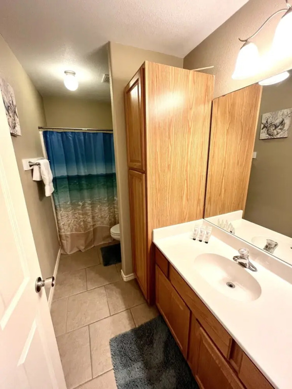New Owner! 3 Bed, 2.5 Bath Townhouse, Close To Whitecap Beach 3 Bedroom Townhouse by Redawning