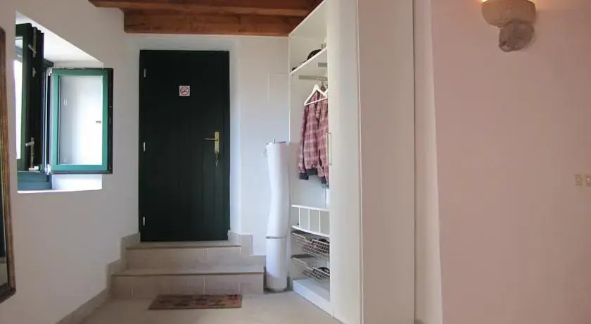 Holiday House Mirna