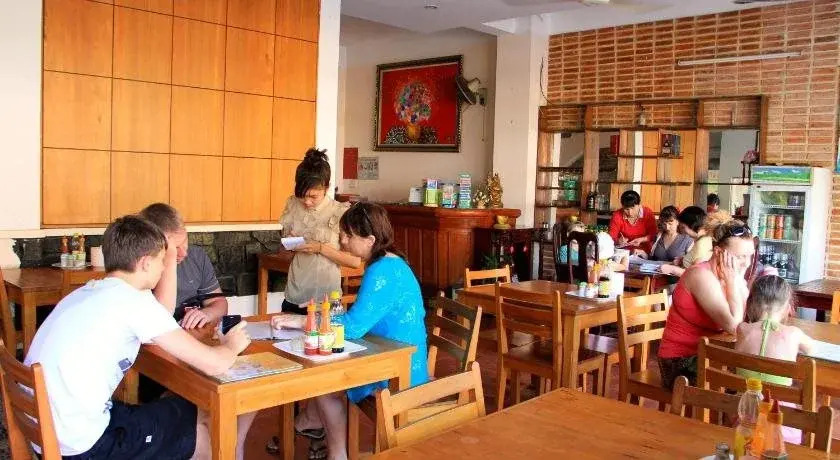 Hanhcafe Hotel