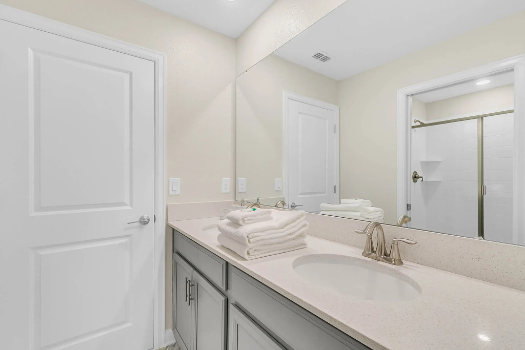 6 Bedrooms 6 Bathrooms Storey Lake 2875 Sc