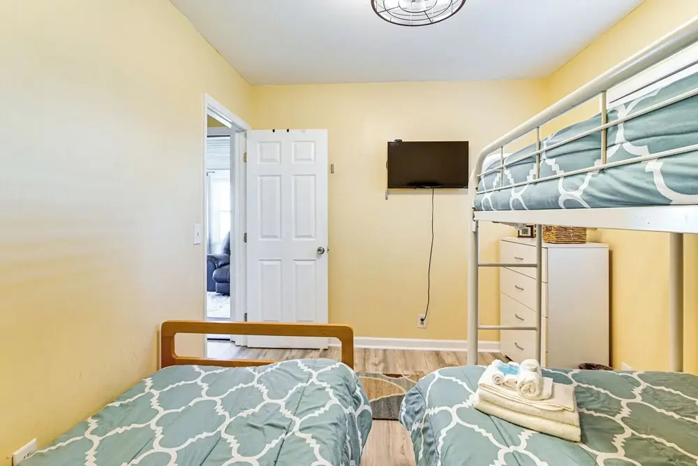 Walk to Ocean: Lovely Myrtle Beach Getaway