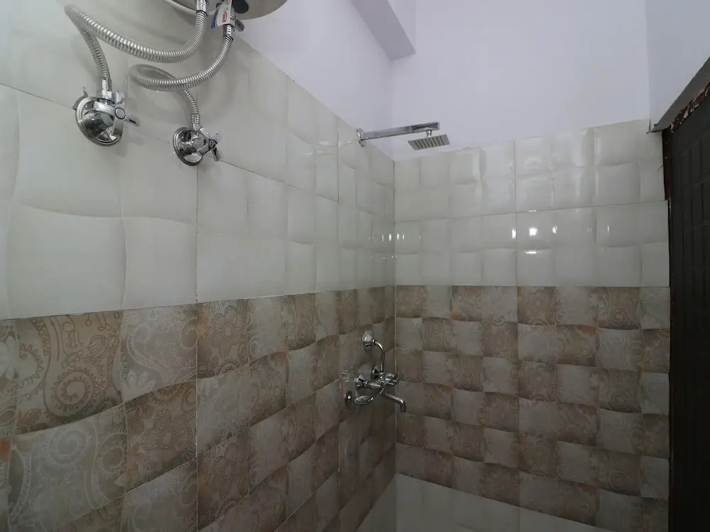 OYO 14825 Hotel Siddheshwar