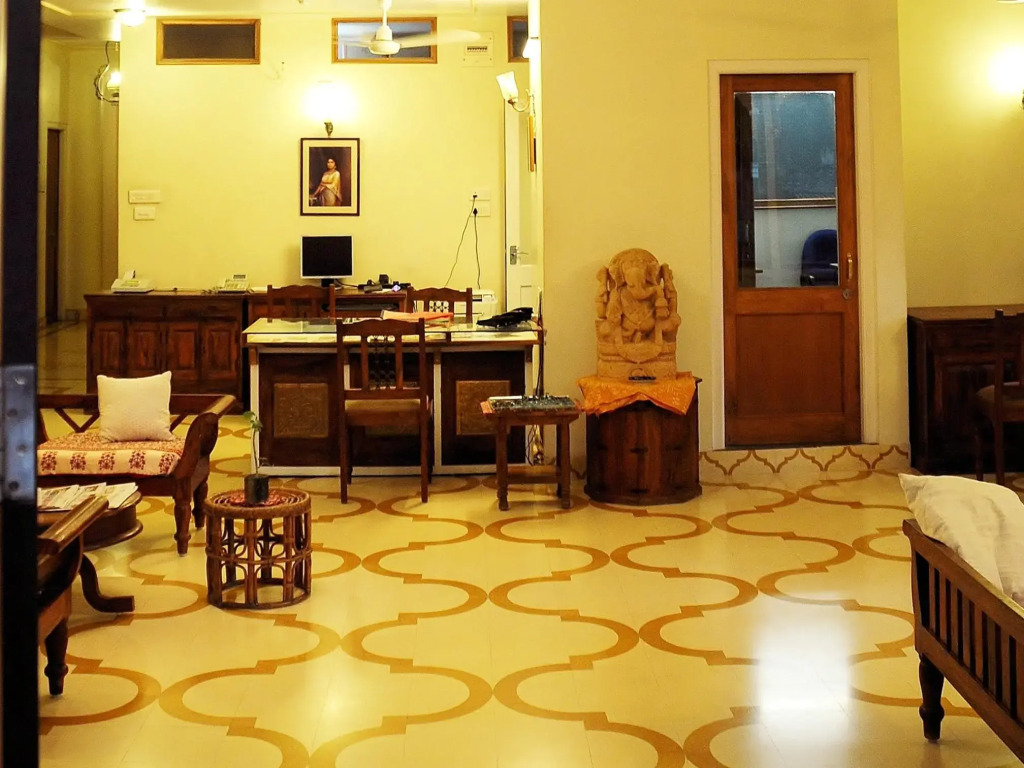 Om Niwas Suite Hotel