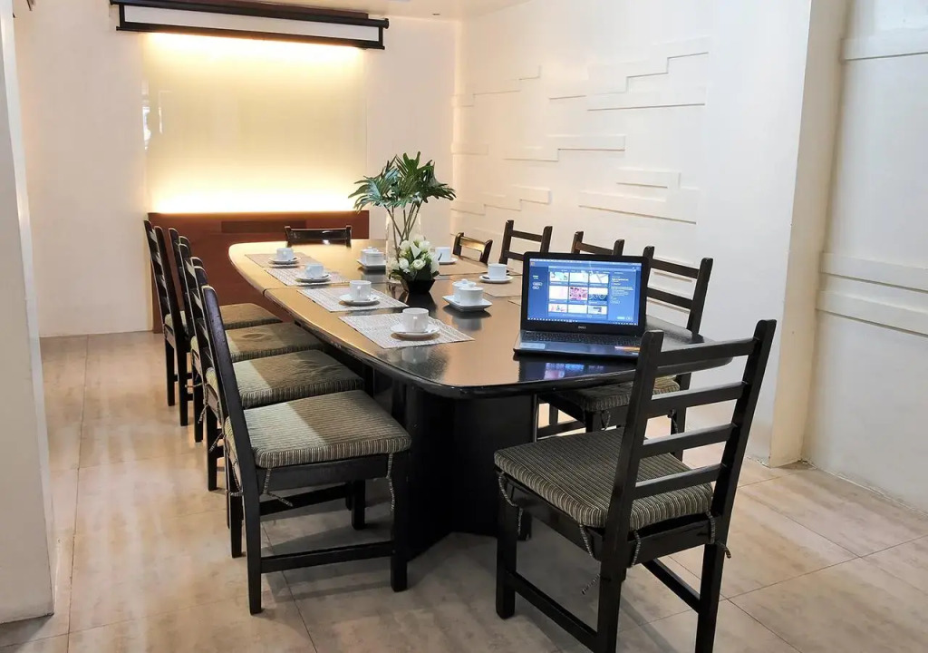 Fersal Hotel Neptune Makati