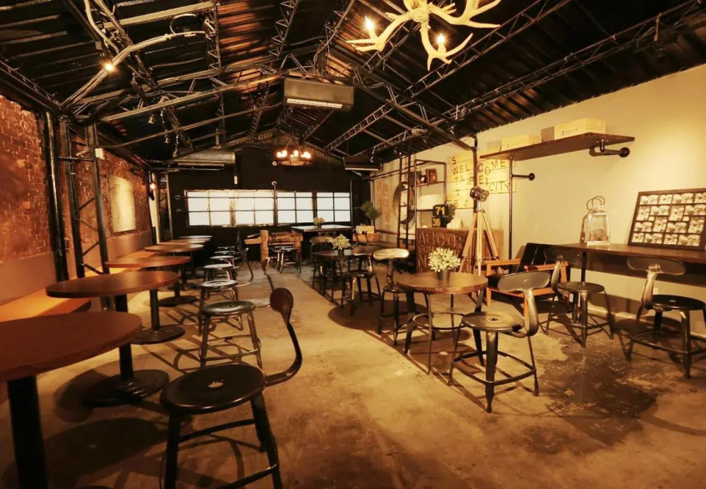 101 Single Bar Hostel