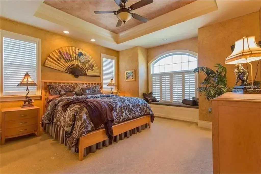 Large Mediterranean Oasis - Water Views & Pool