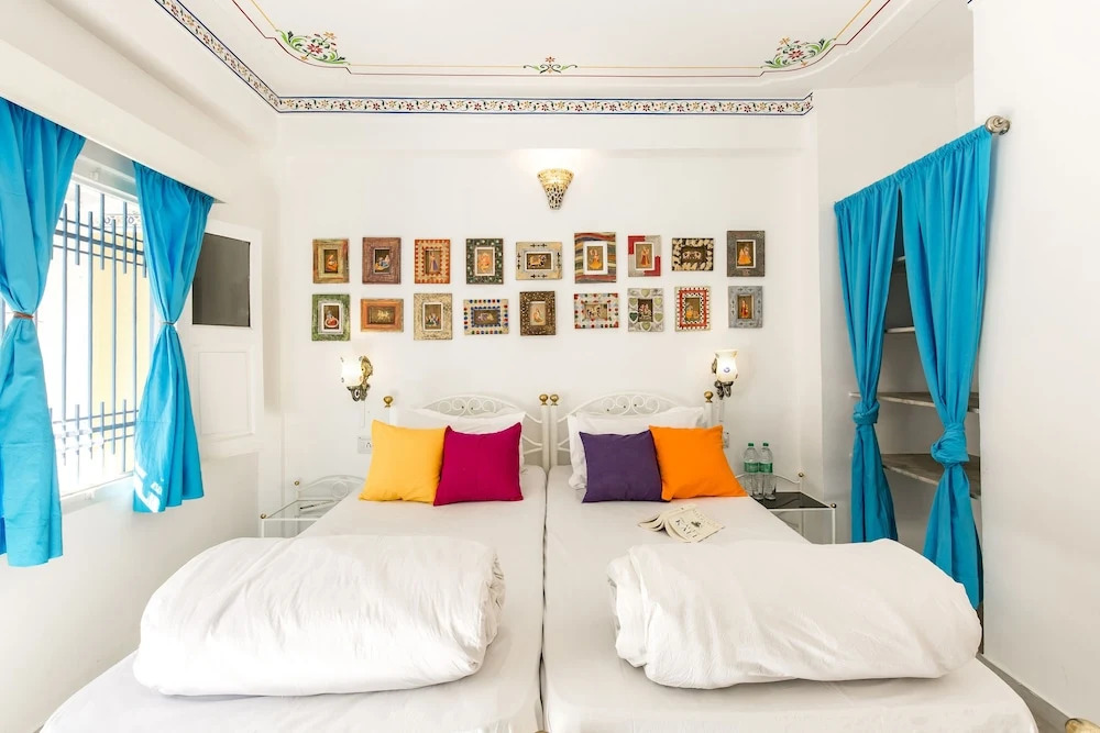 goSTOPS Udaipur