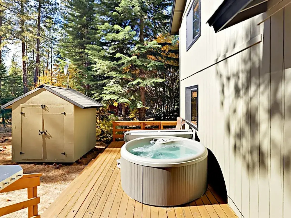 3br W/ Private Hot Tub! Near Golf & Ski Resorts 3 Bedroom Home