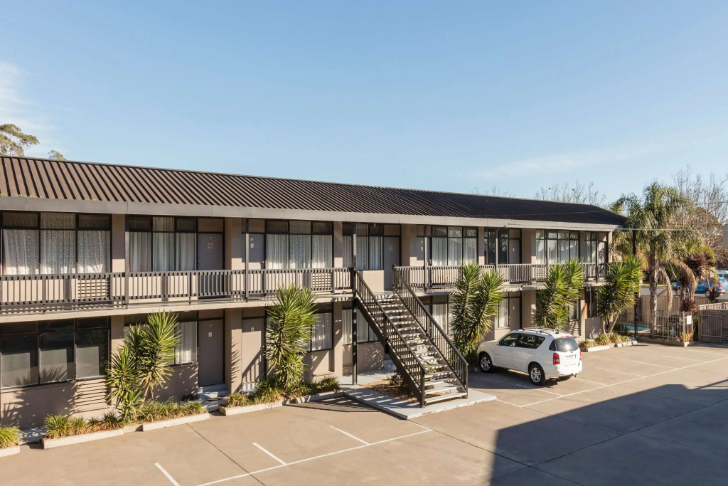 Отель Governor Gipps Motor Inn