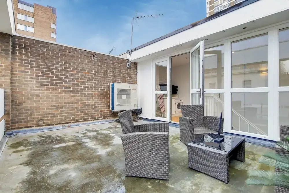 Stunning 4 Bed & 4 Bath House- Hyde Park