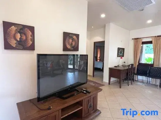 Luxury 3-bedroom villa with big pool in Rawai