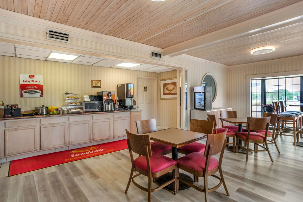 Econo Lodge Inn & Suites Philadelphia MS