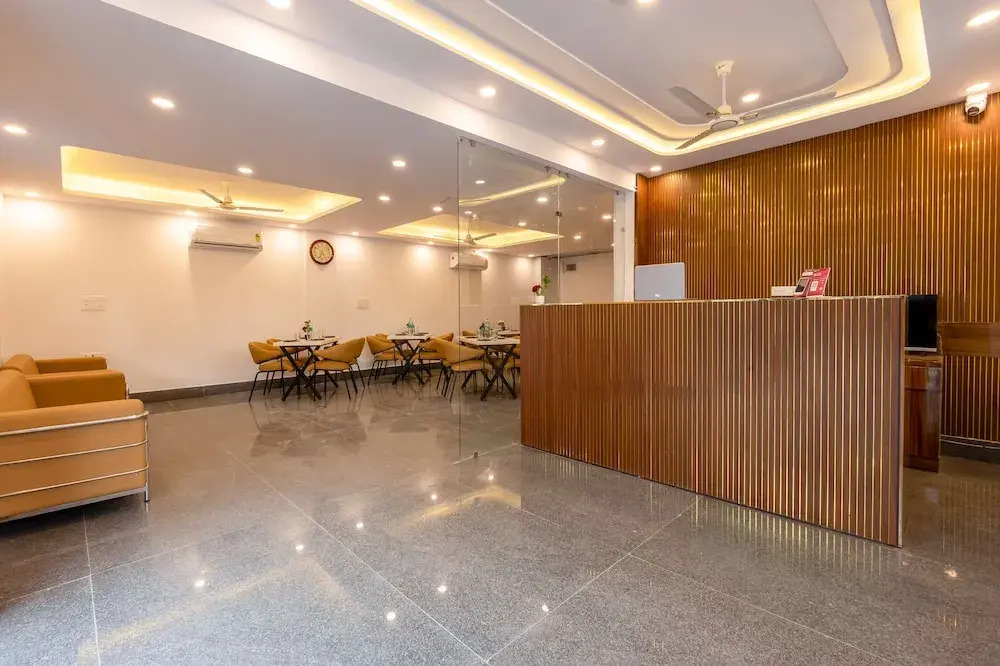 Hotel Park Tree I Sec-63A I Noida I Couple Friendly and Corporate Rooms available