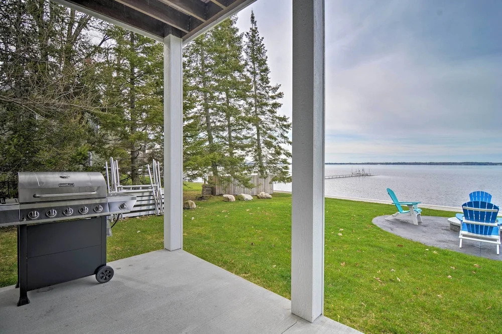 Lakefront Home w/ Dock! 18 M to Caberfae Peaks