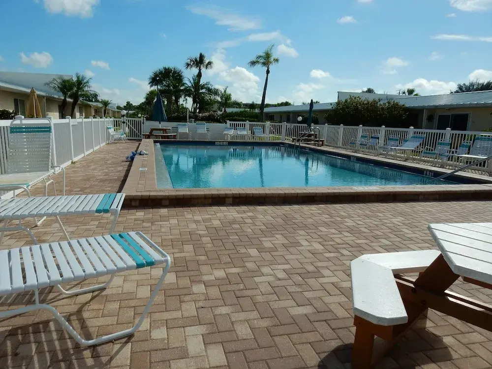 Jamaica Royale 007 - 1 Br Condo