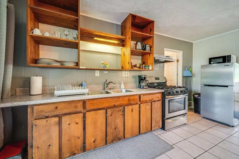 Keaau Apartment on Beautiful Acre w/ Pool & Deck!