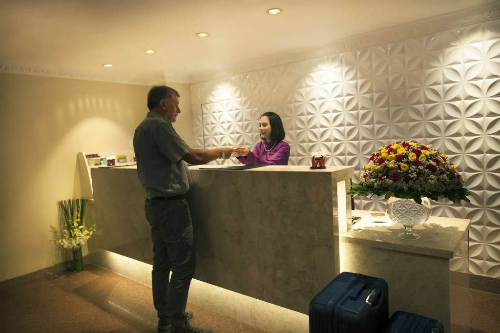 Roseland Corp Hotel