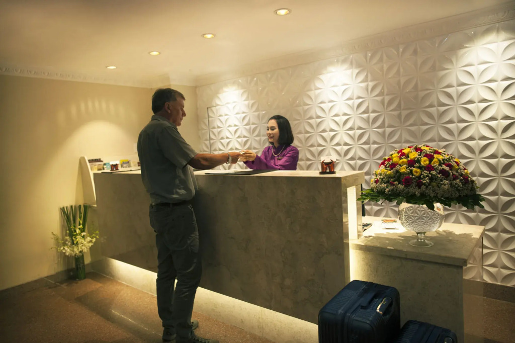Roseland Corp Hotel