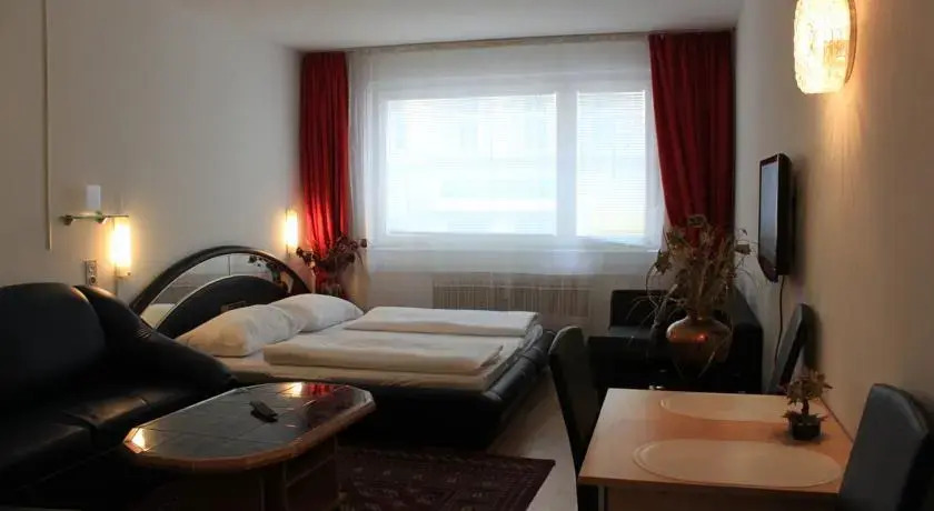 Hotel Pension Adam Apartment