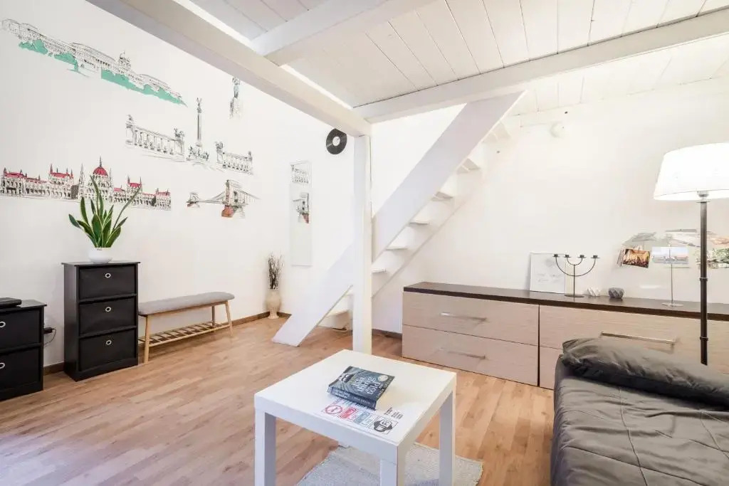 BpR Vinyl Style Studio Home with A/C
