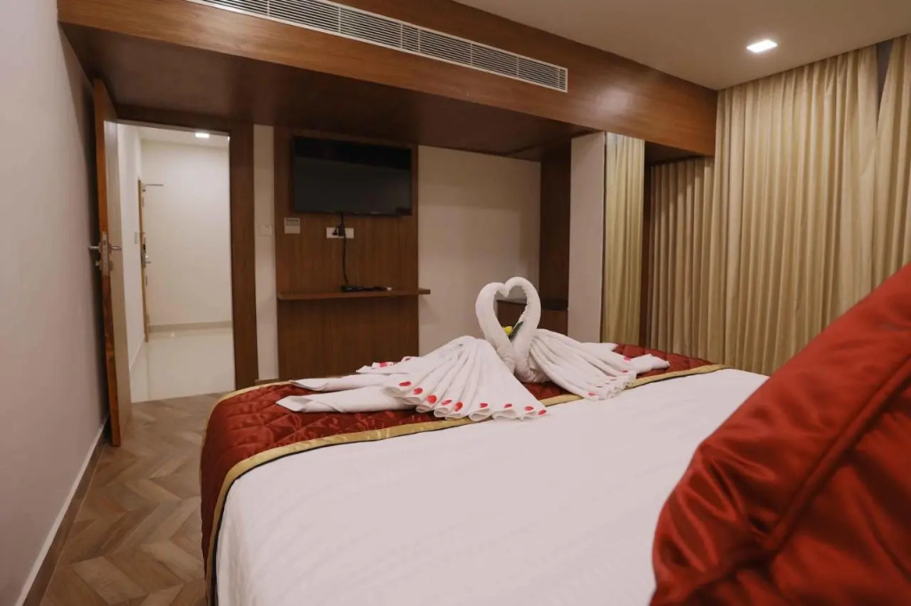 HOTEL BLUEMOON