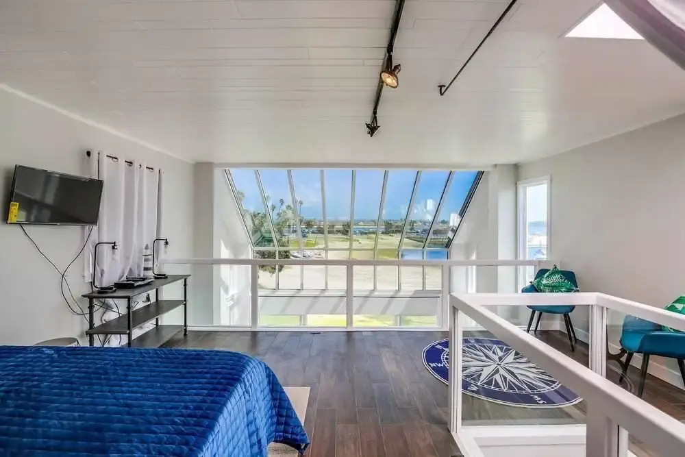 Bay Style 3 - 4 Br Home