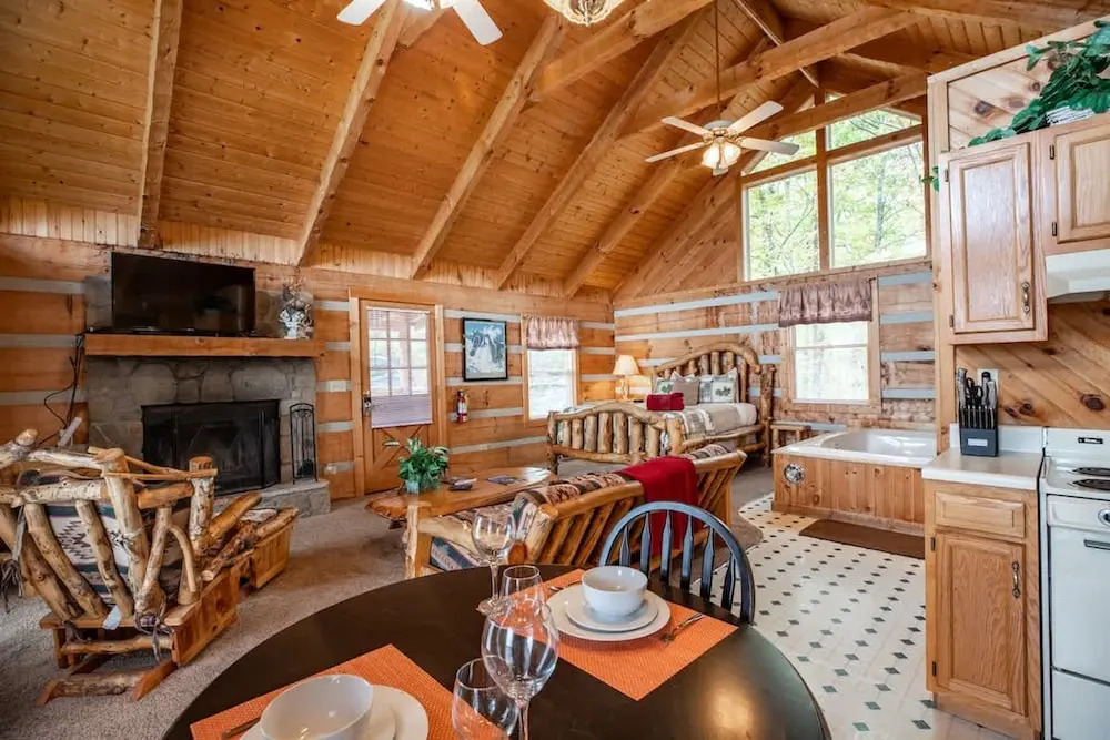 View Private Studio Cabin Hot Tub Relax Honeymoon