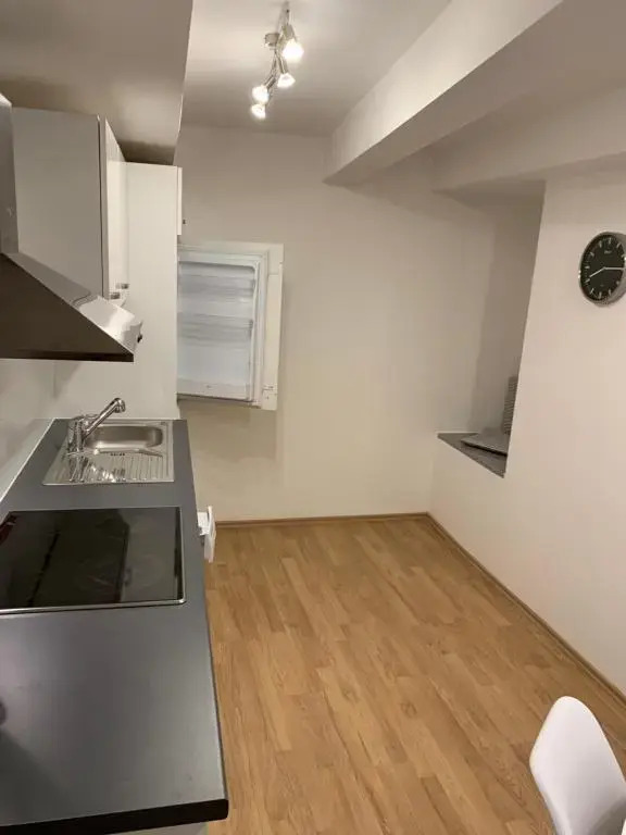 Felix Living 1, Modernes Apartment Fur 2 Personen, Innenstadt, Smart Tv, Parkplatz