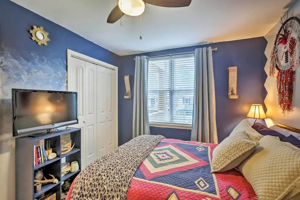 Nashville Home w/ Fire Pit & Yard, 3 Mi to Dwtn