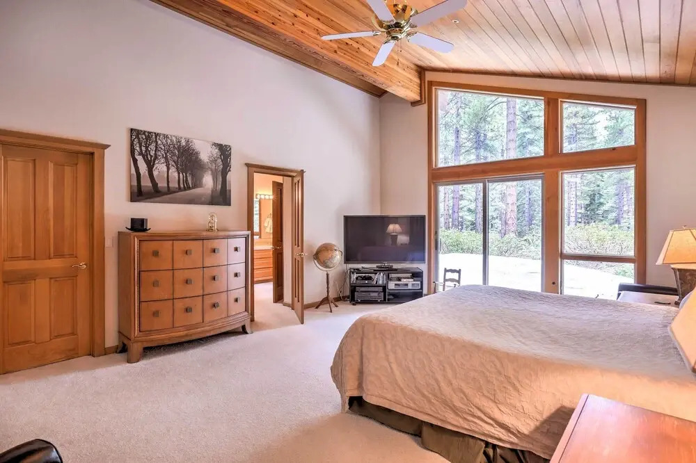 Mtn & Lake Views: Incline Village Ski Chalet
