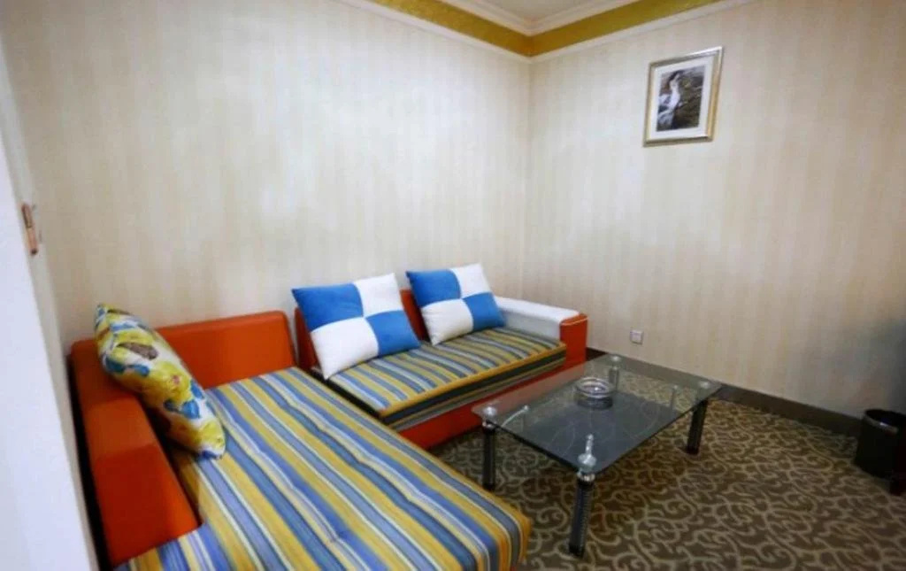 Santai Yilu Business Hotel
