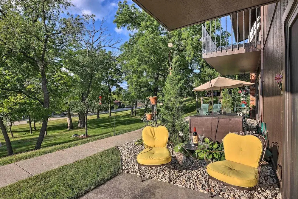 Interlaken Villa: Steps to Lodge Geneva National