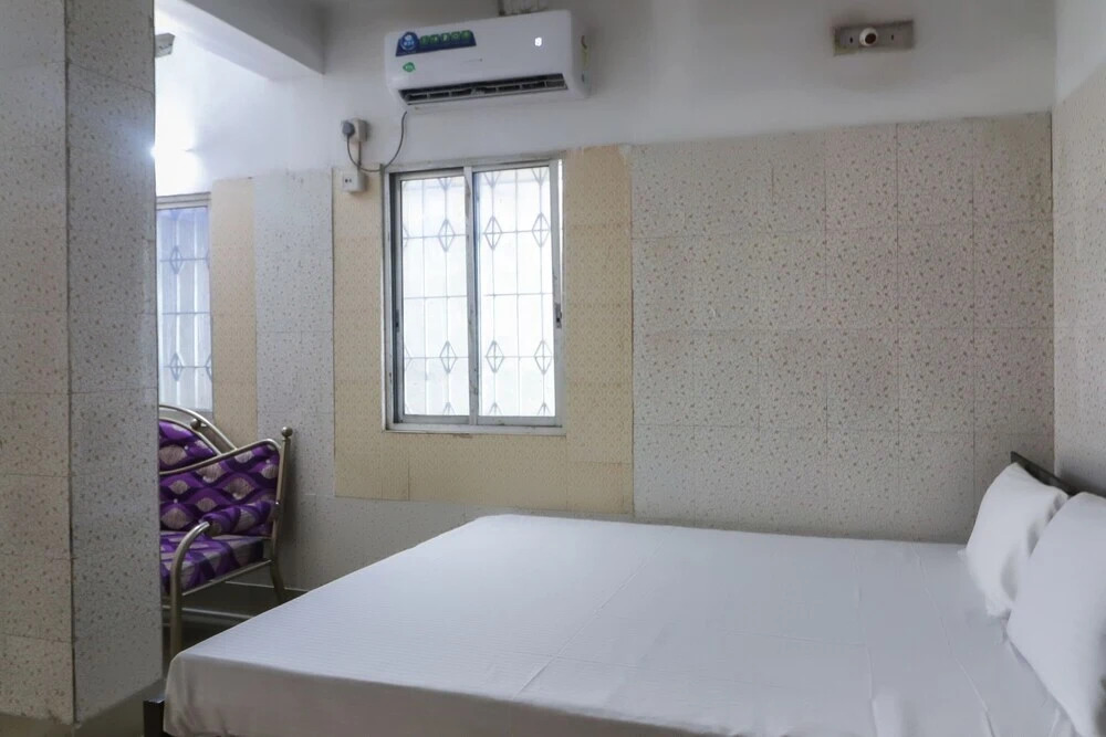 Silver Woods by OYO Rooms
