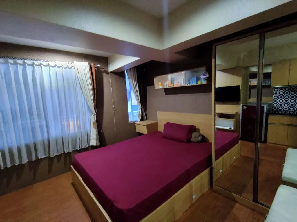 Olympus (The Jarrdin Apartment)