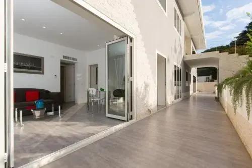 Niclas Luxury Apartments