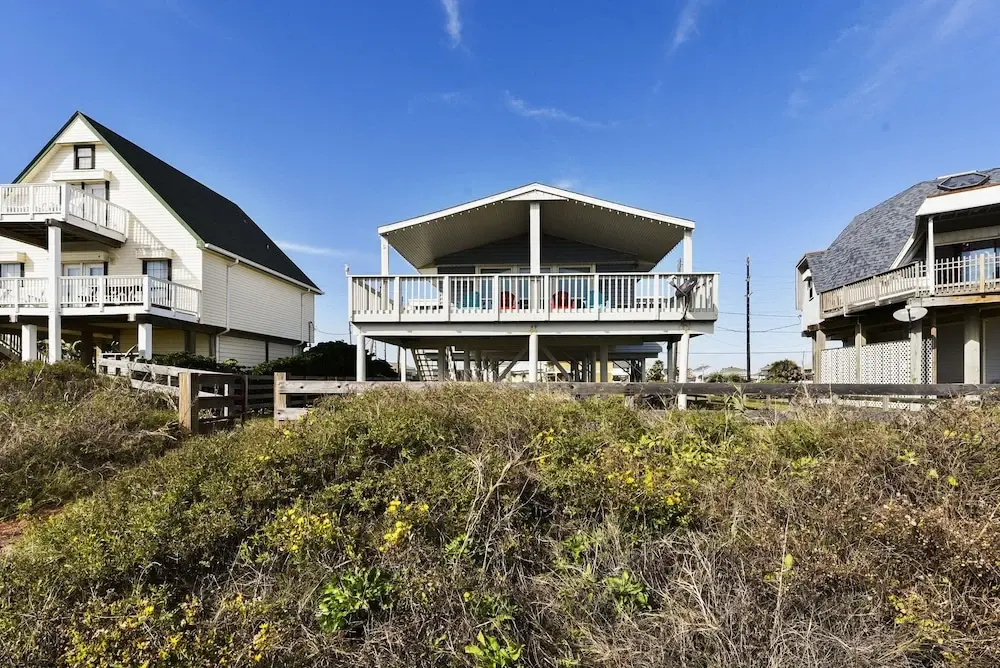 Beachfront Charm - 3 Br Home