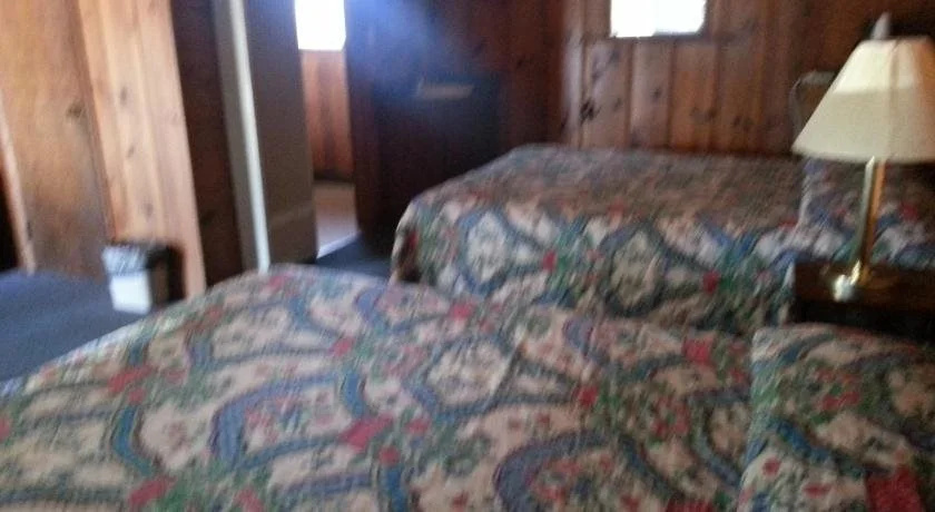 Pine Cone Motel