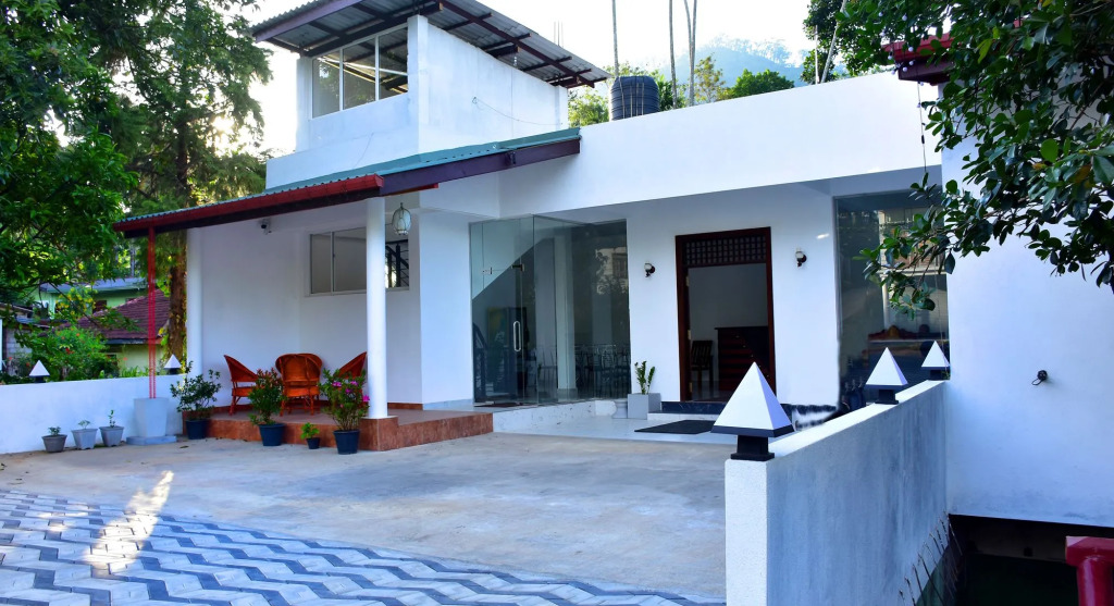 Ella, Nine Arch Holiday Resort
