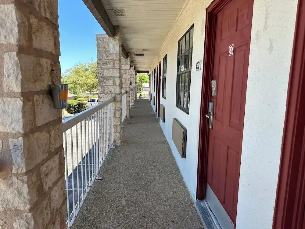 Windcrest Inn and Suites