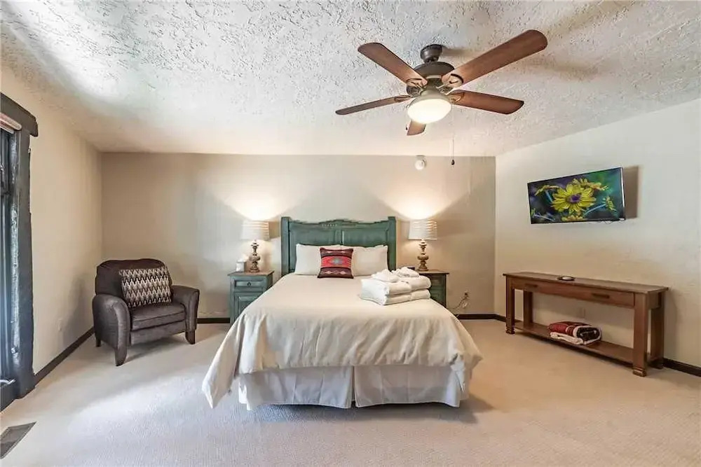 Ruidoso Respite - Six Bedroom Cabin with Hot Tub