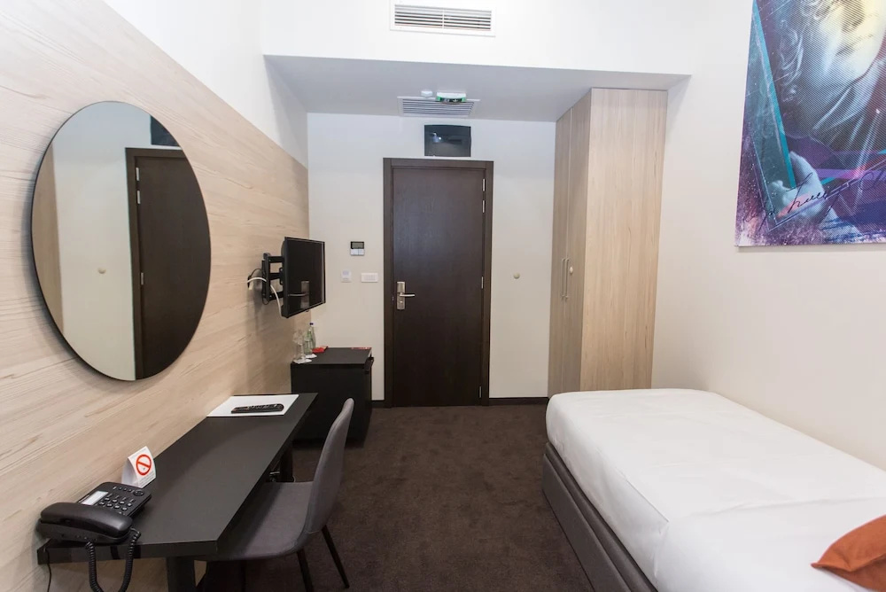 Hotel Grand Hedonist
